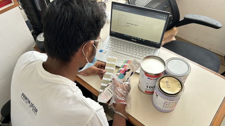 Color-Chemist-working-on-Pantone-Color-