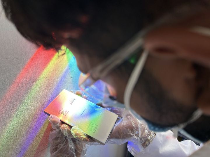 Printin Decor Plate Making Expert checking quality